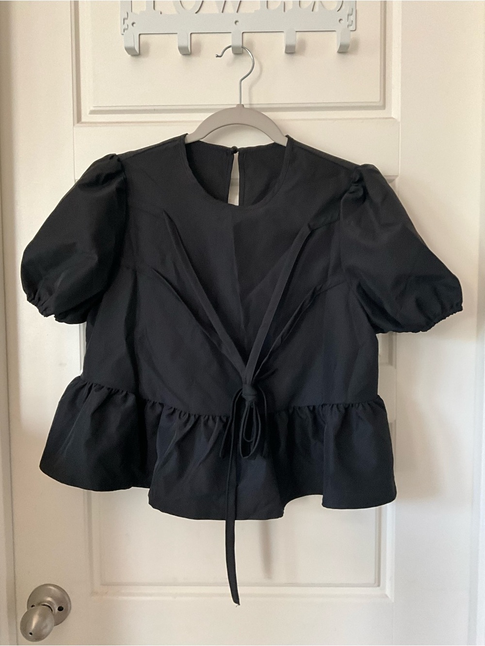 SHEIN Black Puff-Sleeve Tie-Front Peplum Top